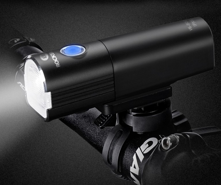 ROCKBROS Lampka rowerowa przednia 800LM (V6-800)