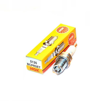 NGK świeca zapłonowa BCPR5ET (NR 5135) silniki zaburtowe Honda BF15D BF20D