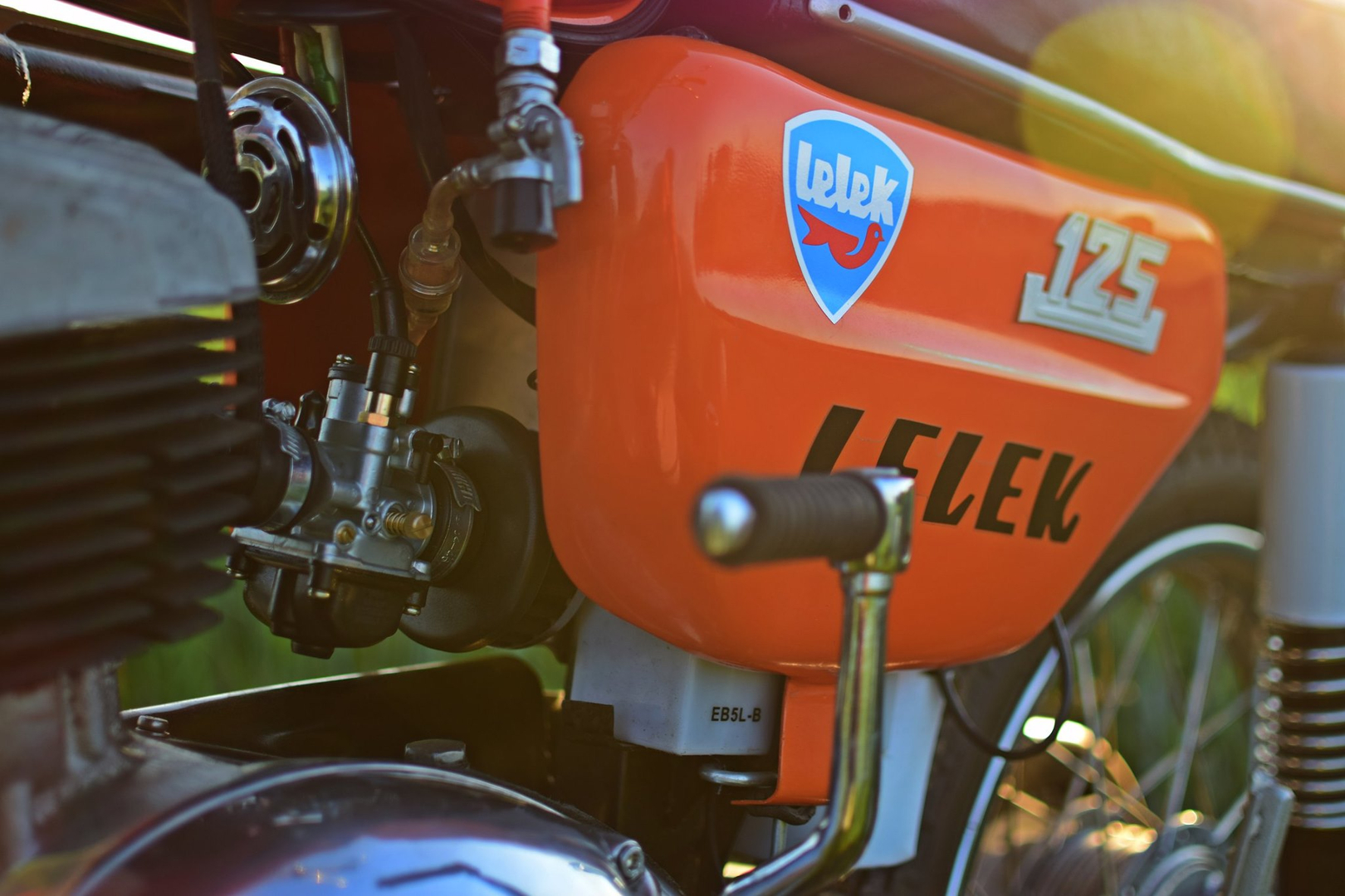 Gaźnik 21mm króciec filtr powietrza gąbka WSK 125 do zapłony CDI