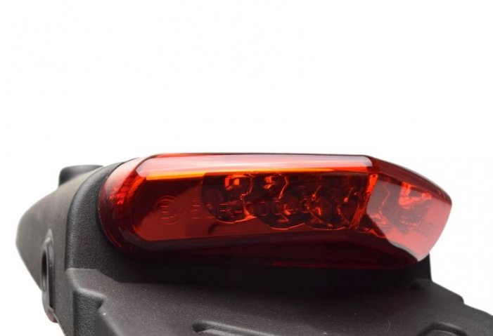 Lampa led tylna z błotnikiem homologacja E24