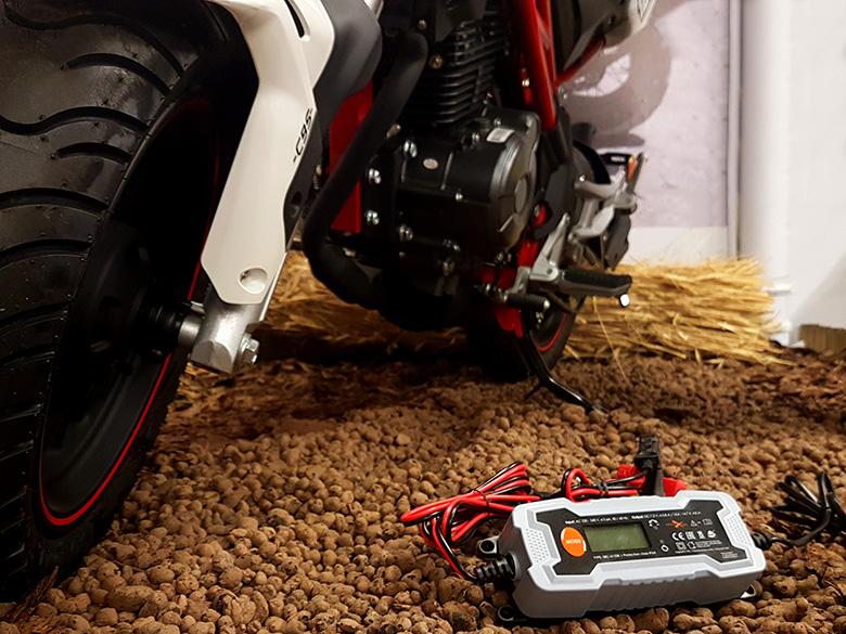 Ładowarka Akumulator Motocyklowy Samochodowy 6-12V