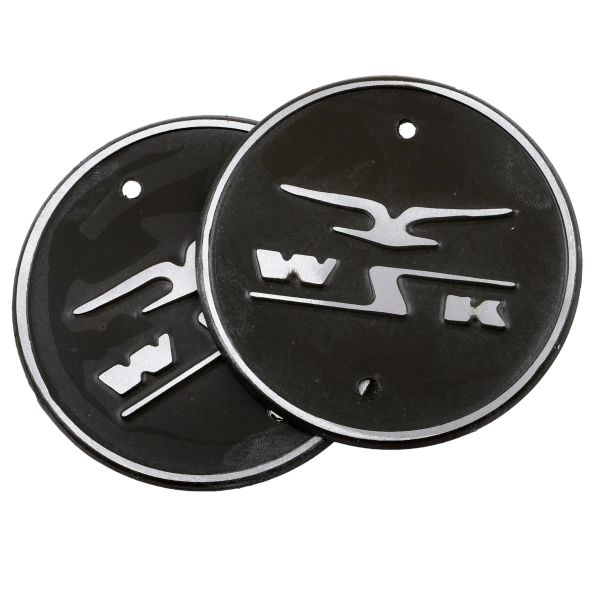 Emblemat zbiornika paliwa alu tłoczony przykręcany czarny WSK 2 sztuki