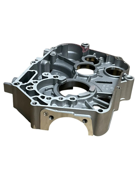 Karter silnika prawy do silników 120cc z rozrusznikiem MRF 120 TTR E-Start
