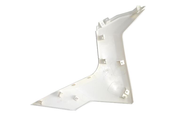 Obudowa przednia prawa biała do skutera Barton B-Max