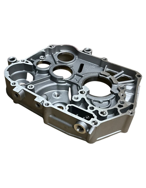 Karter silnika prawy do silników 120cc z rozrusznikiem MRF 120 TTR E-Start