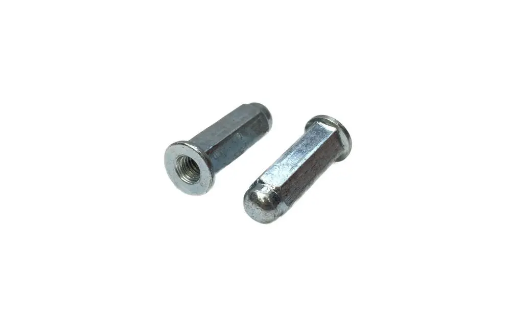 Nakrętki szpilki wydechu 32mm M6 chopper 4T 2 sztuki Barton Benzer Romet