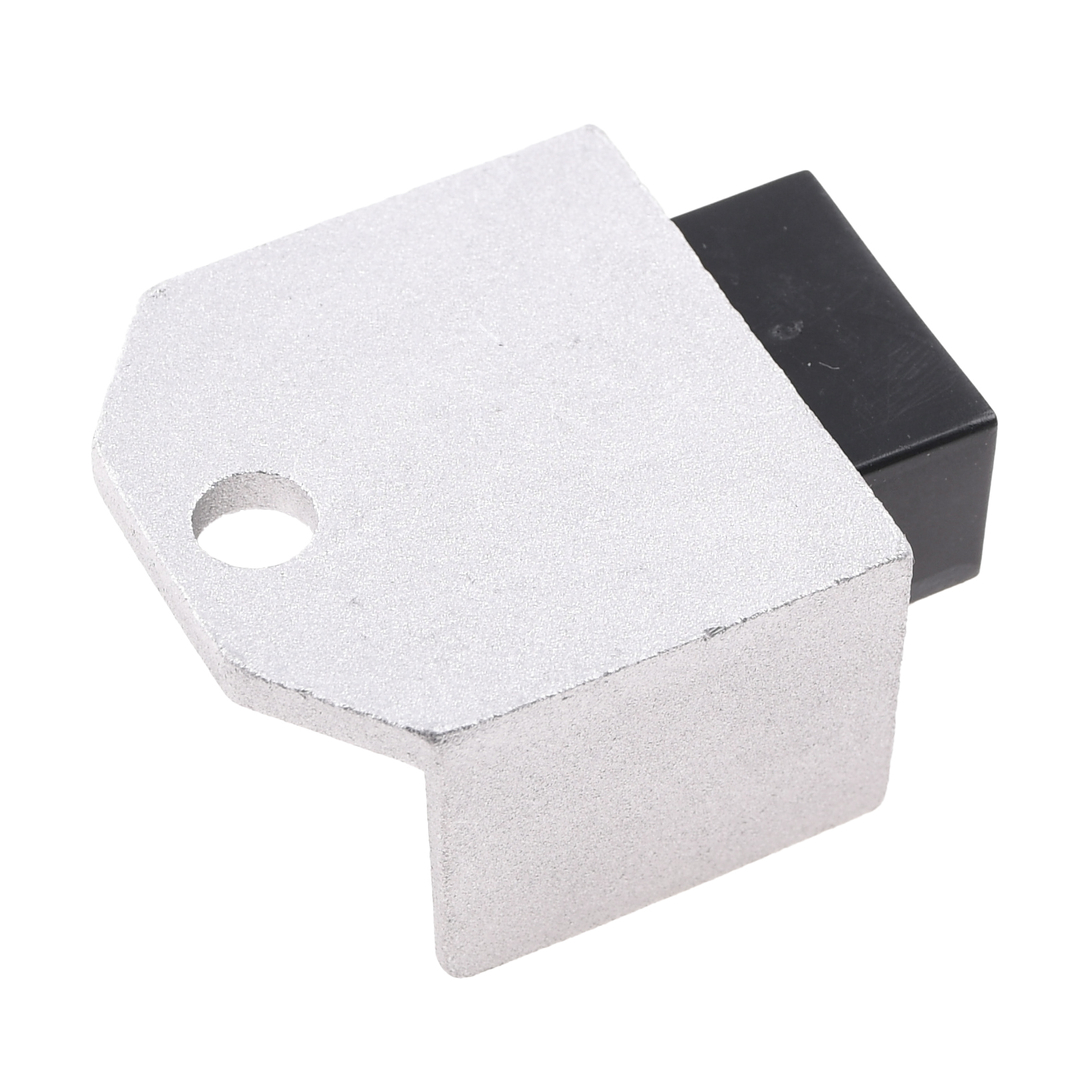 Regulator napięcia 12V 4 piny uniwersalny DPR Classic