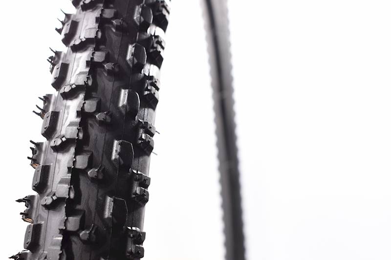 Opona rowerowa 27,5x2,10 Vee Rubber Gripper 54-584