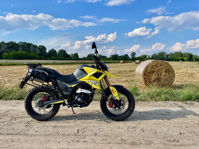 Motocykl Barton Hyper 125 zółty