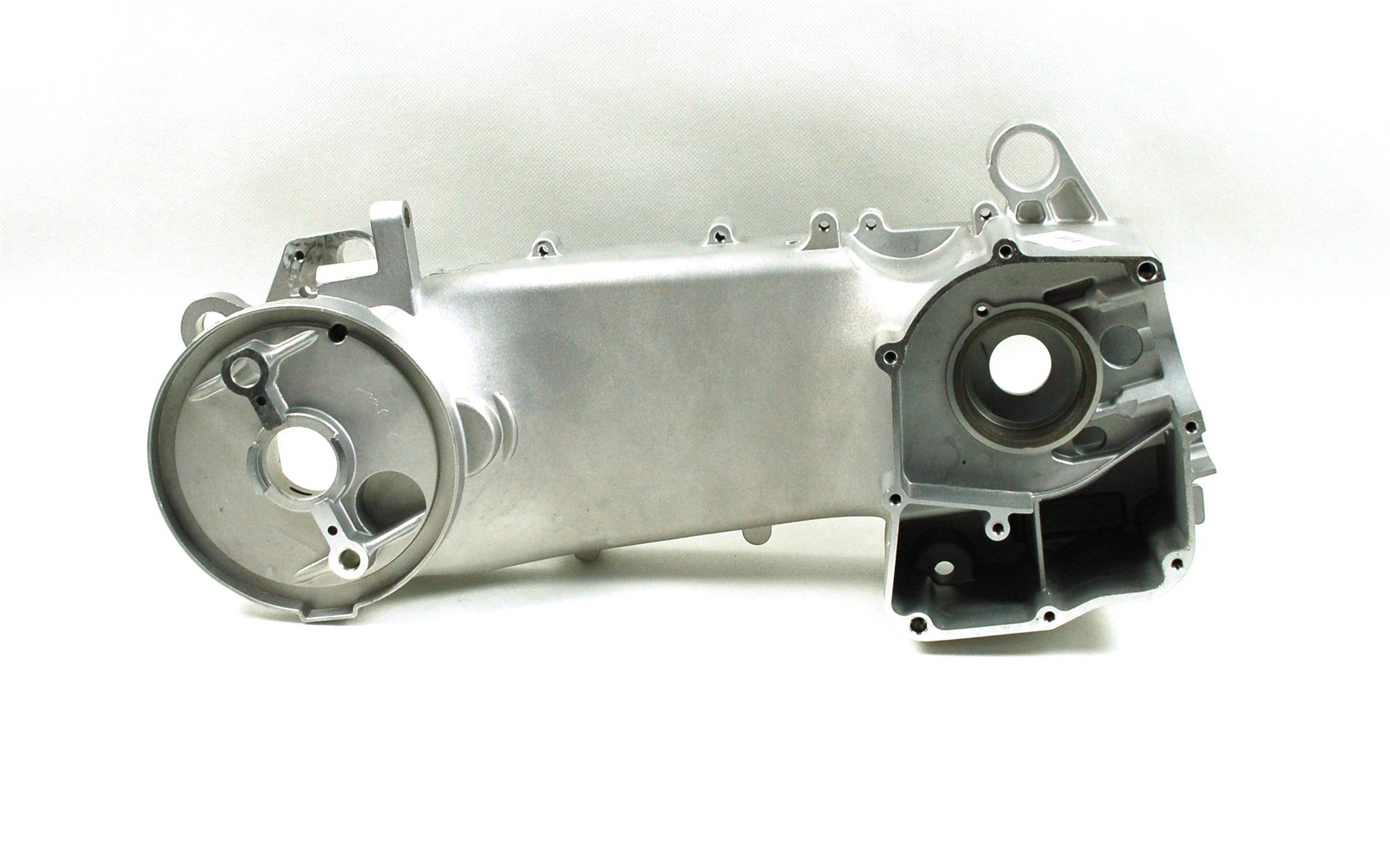 Karter silnika lewy do skutera Barton B-Max 125