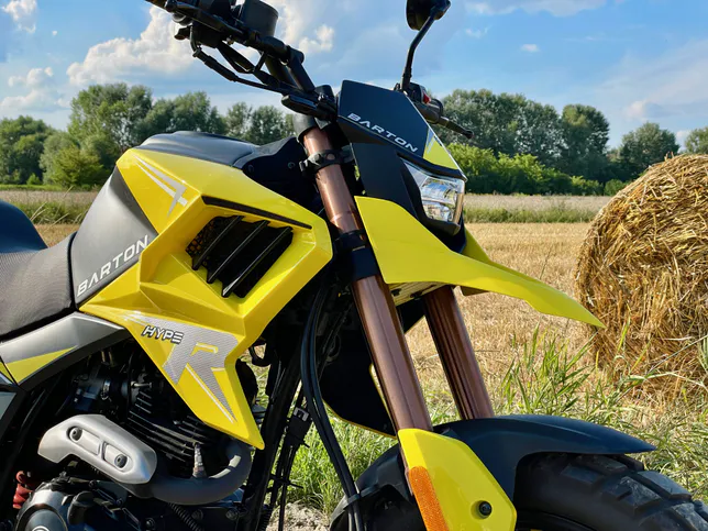 Motocykl Barton Hyper 125 zółty