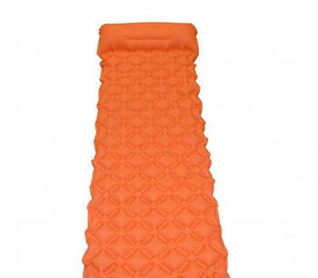 Materac turystyczny z pompką pomarańczowy
