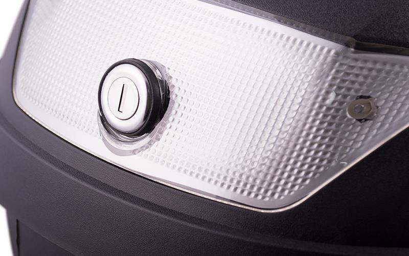 Kufer Moretti MR-807, 28 l, czarny, biały odblask