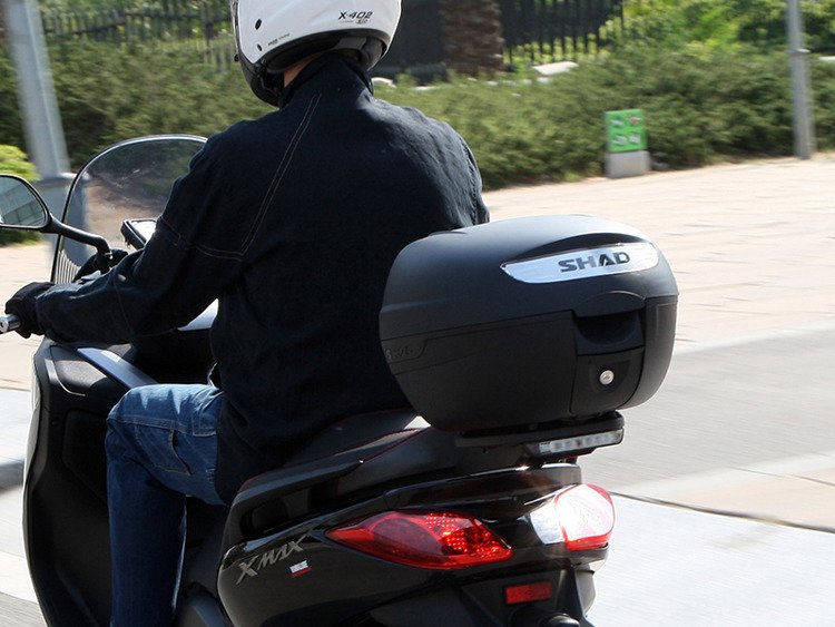 Kufer motocyklowy centralny czarny shad sh26