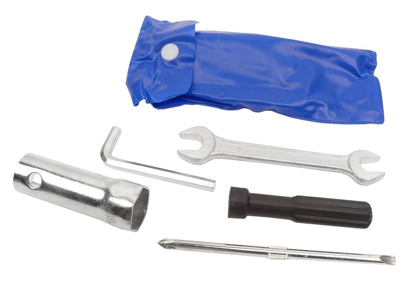 Zestaw narzędzi kluczy świec śrubokręt 2t skuter