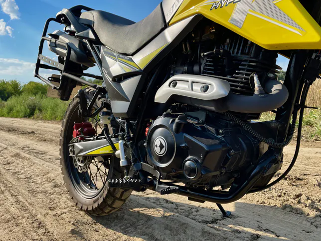 Motocykl Barton Hyper 125 zółty