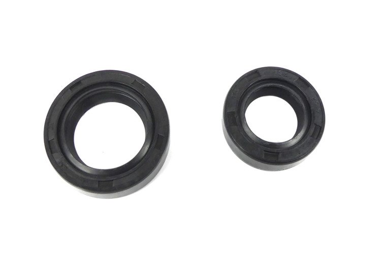 Uszczelniacze 15,5x25,5x7  20x31x7 honda peugeot